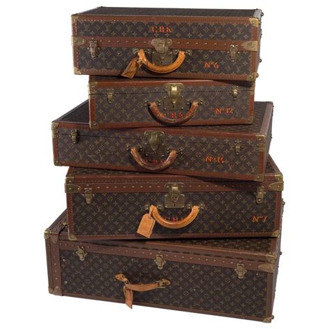 louis vuitton luggage holder